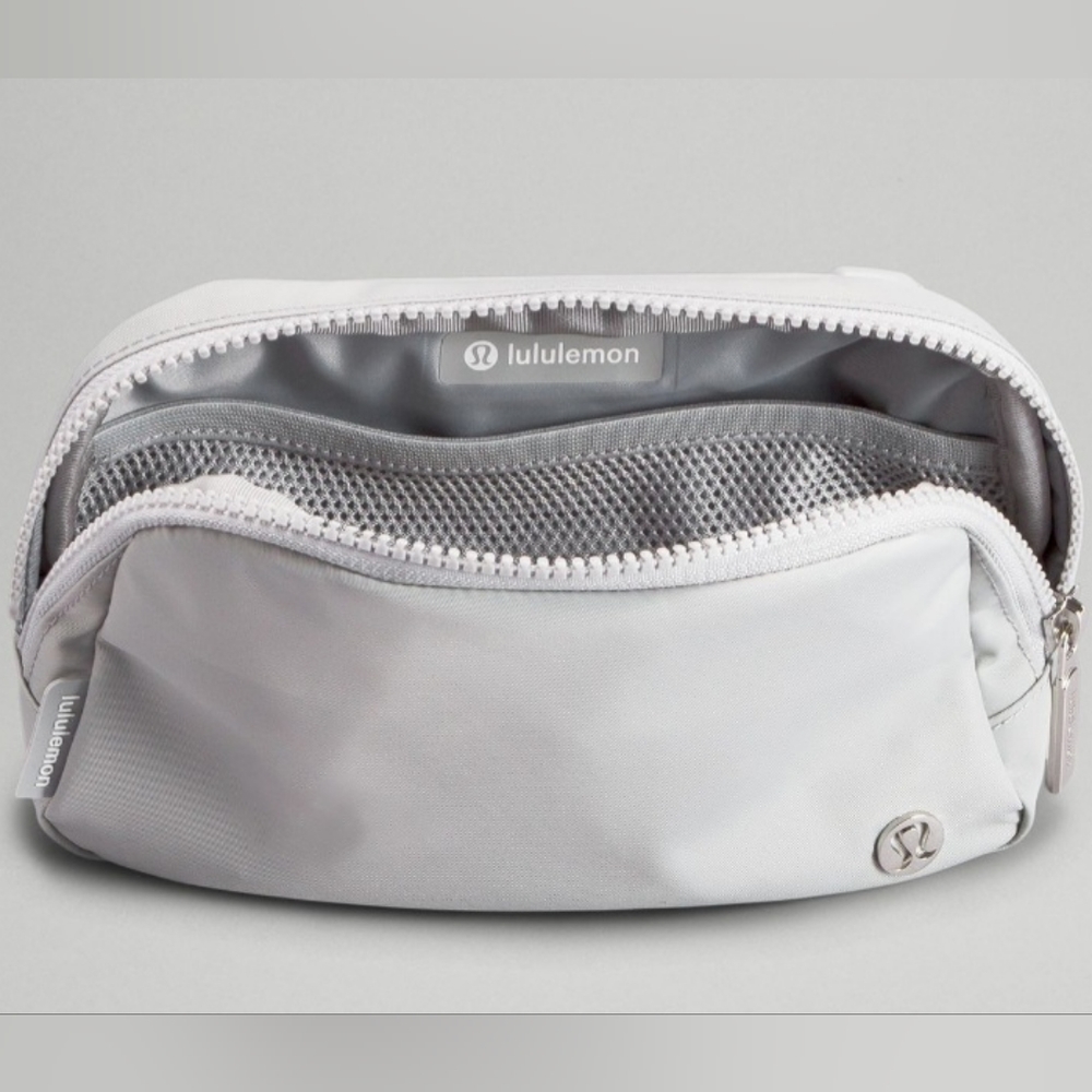 NWT SILVER/DROP LULULEMON BELT BAG